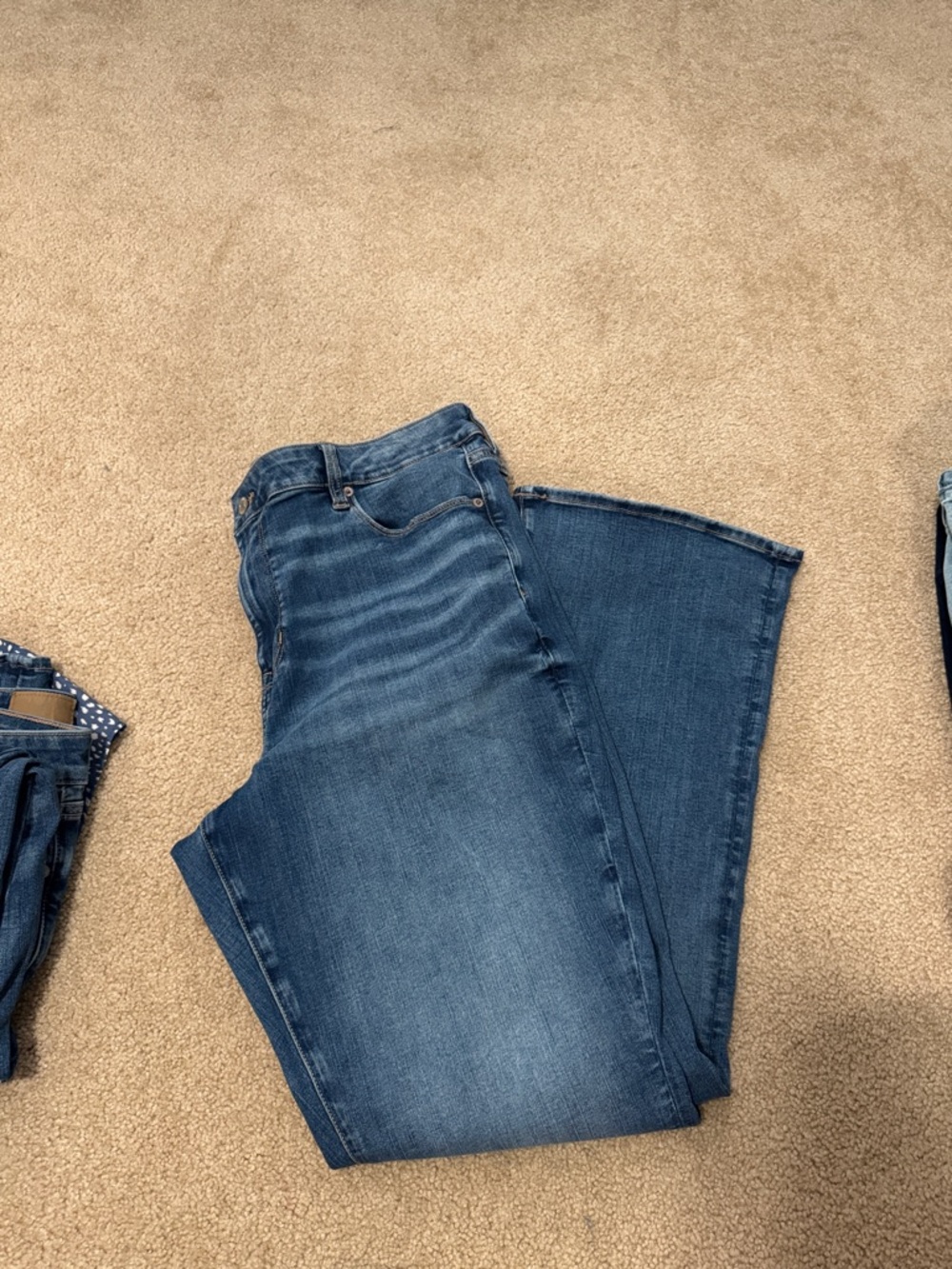 American Eagle Outfitters Women's Medium Blue kick Jeans washed once never worn